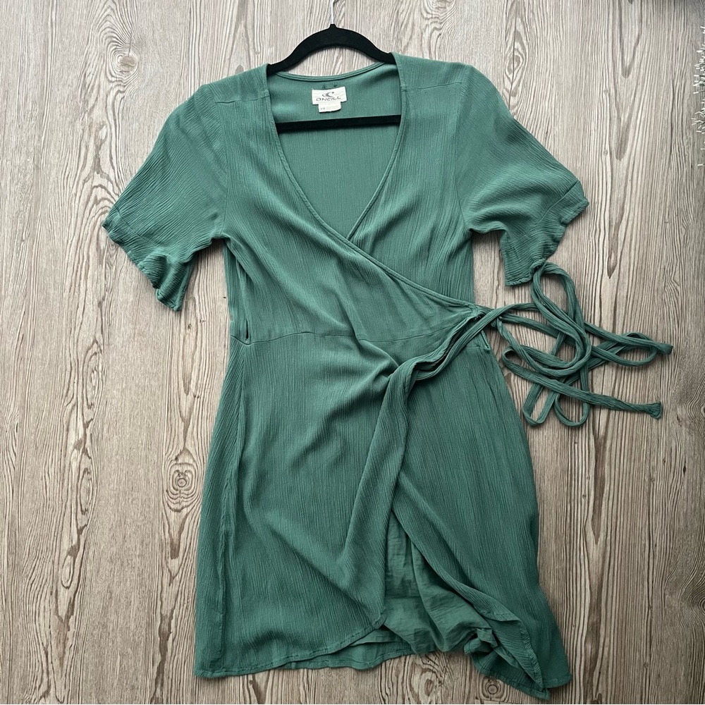 Lovely green O’Neill wrap dress 🐢